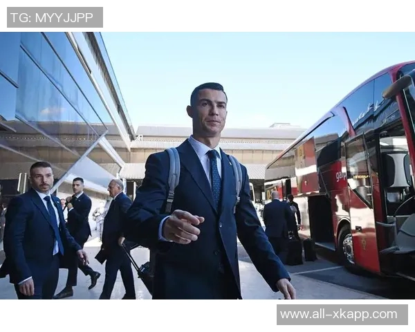 尤文前球员揭露C罗对萨里战术不满用吃草方式表达自己对比赛的理解