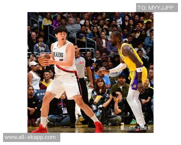 马卢阿奇砍下22分19篮板4盖帽山谷太阳险胜快船兄弟情深再创佳绩