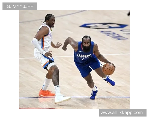 快船苦战联盟倒数第三雷霆球迷欢欣鼓舞享受比赛乐趣