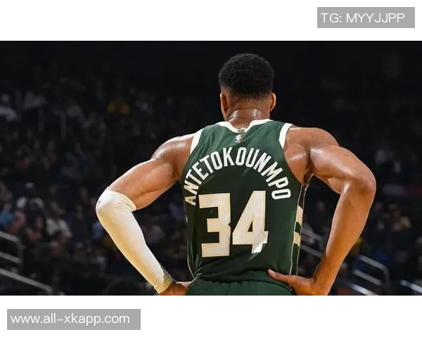 雄鹿主场遭遇惨败字母哥末节情绪激动深呼吸无奈摇头引发关注